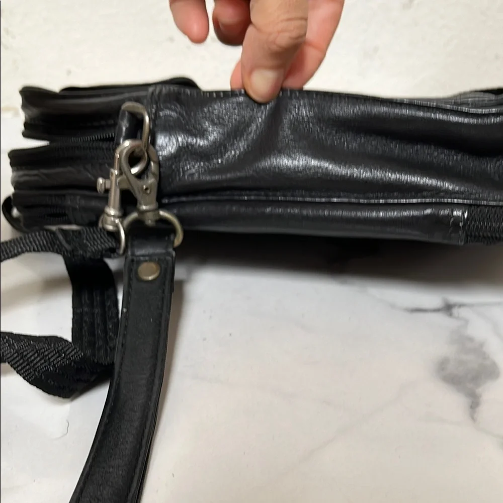 Wilsons Leather Vintage Black Travel Crossbody Bag